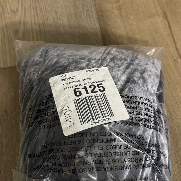 NWT! By Anthropologie Blue Crushed Velvet Wide-Leg Pull-On Pants - Large ☁️ - Picture 5 of 6